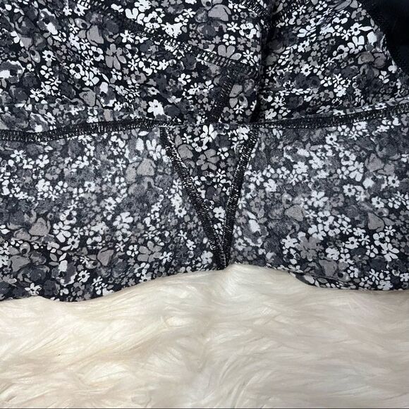 Athleta Ditsy Stripe Balance Capri - Picture 8 of 9